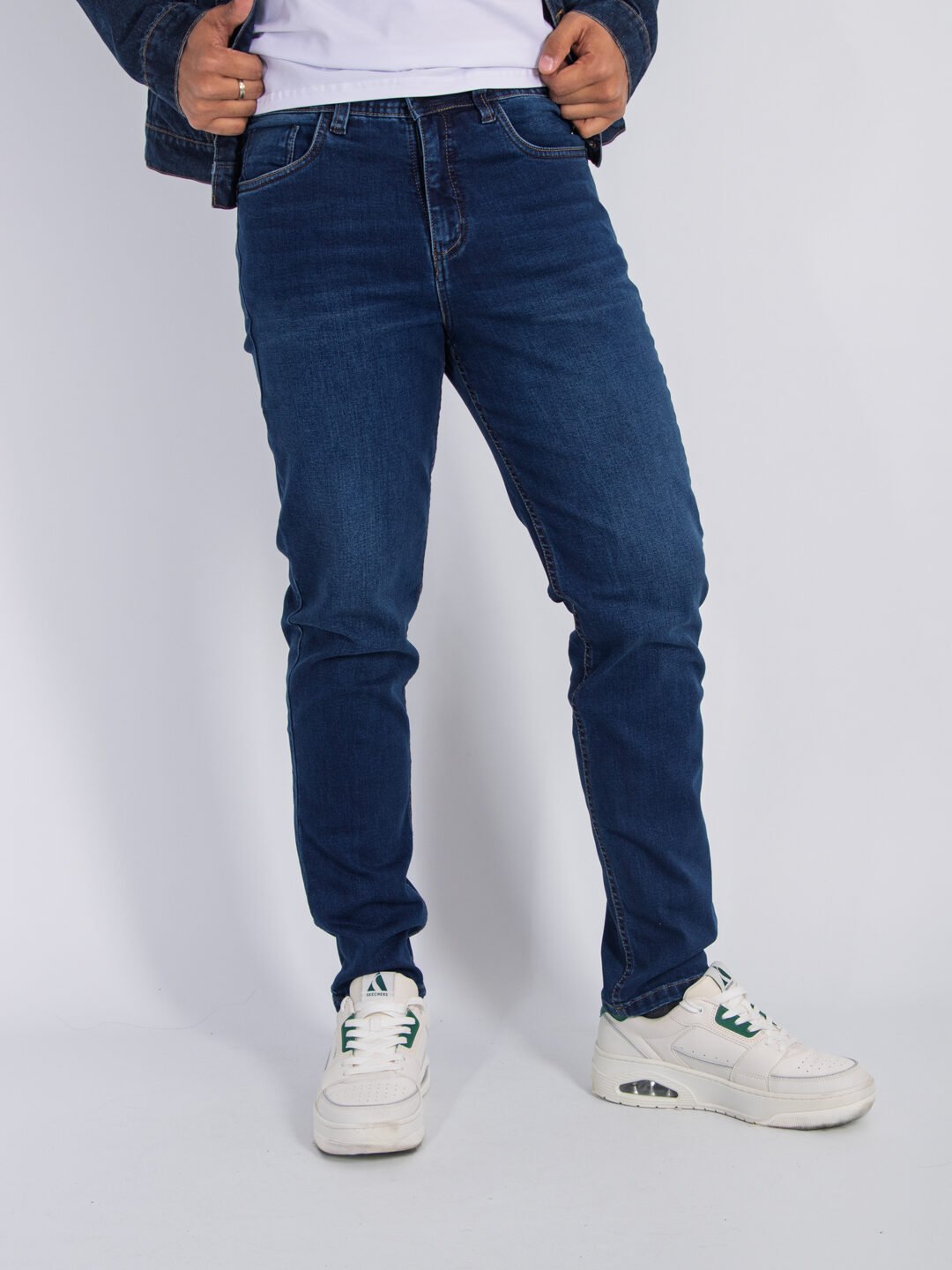 Jean Medium Lar Hombre Oscuro
