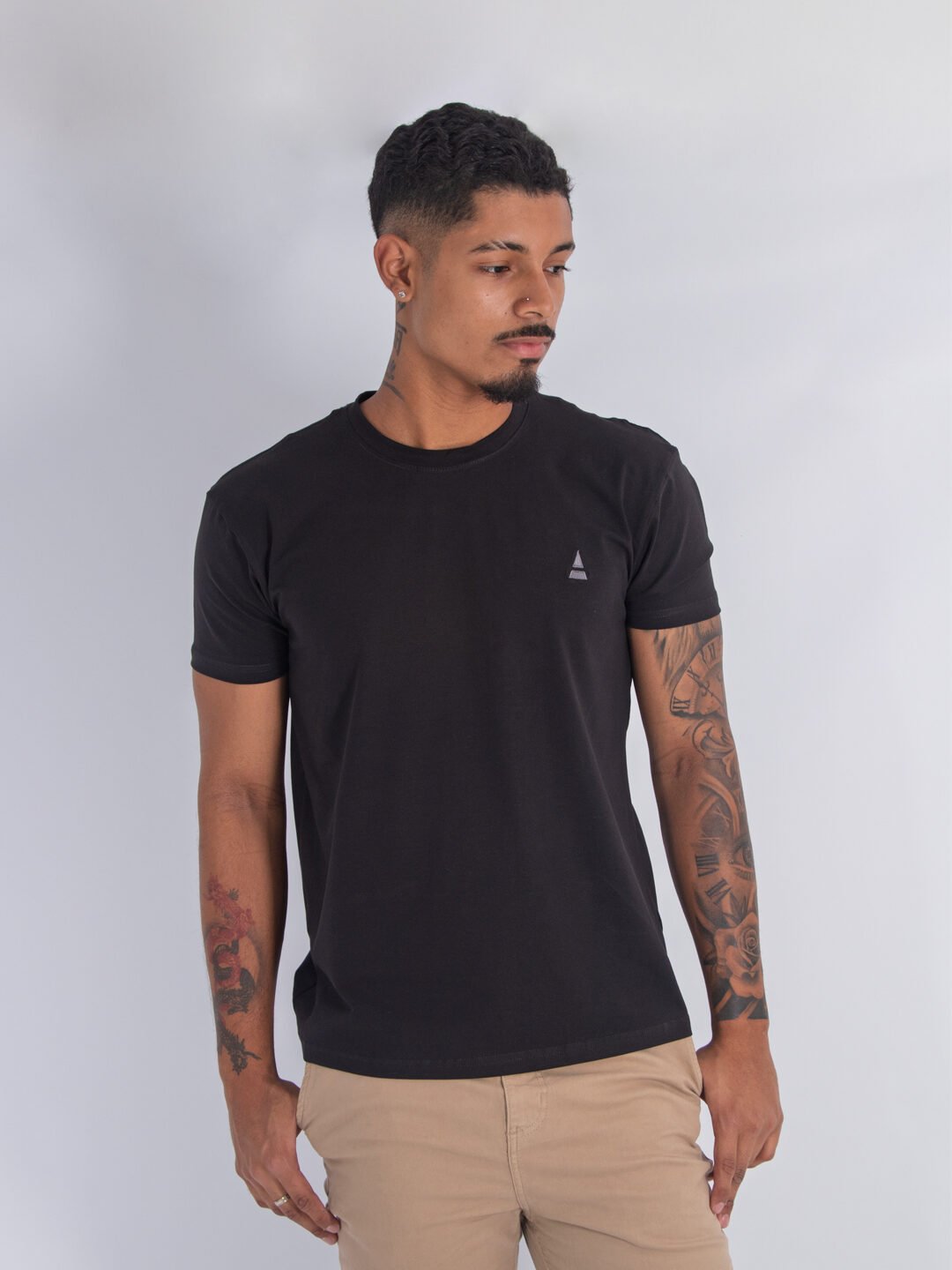 Camiseta Negra Hombre Regular Fit LAR