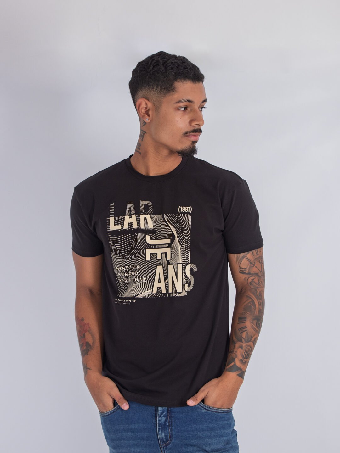 Camiseta Negra Lar Regular Fit